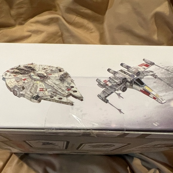 Star Wars Paper Model Kit Millennium Falcon & X-Wing Starfighter Set - Picture 4 of 5